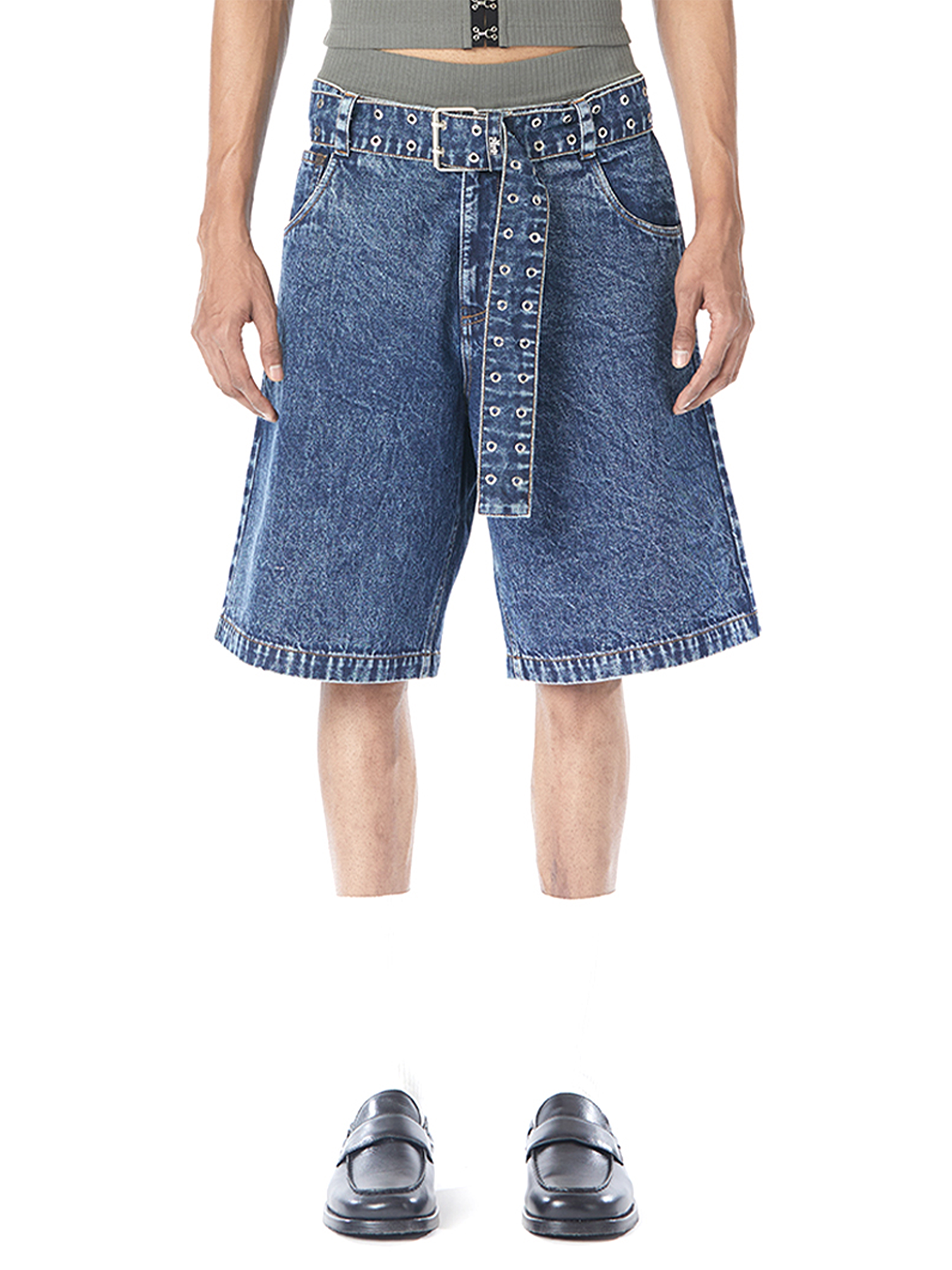Baggy Shorts with Belt