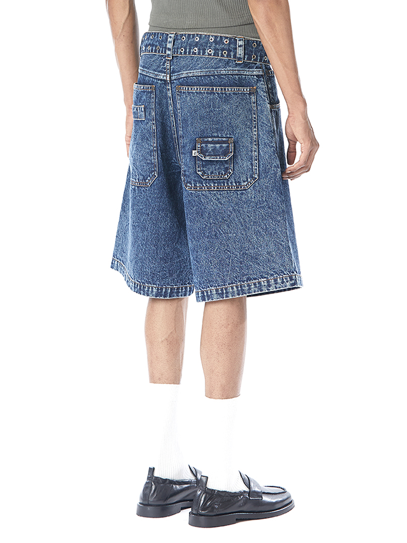 Baggy Shorts with Belt