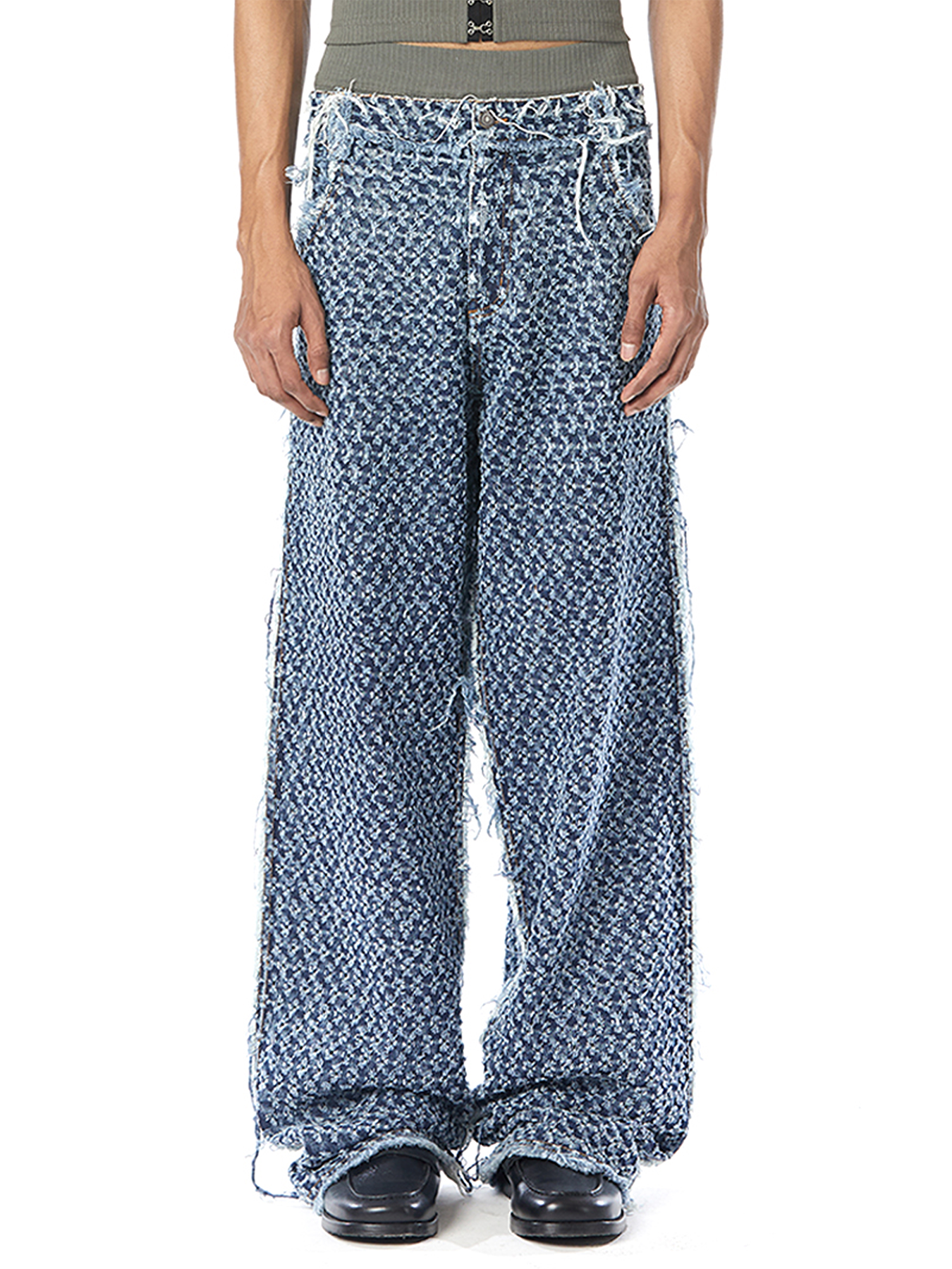 Punctured Baggy Jeans
