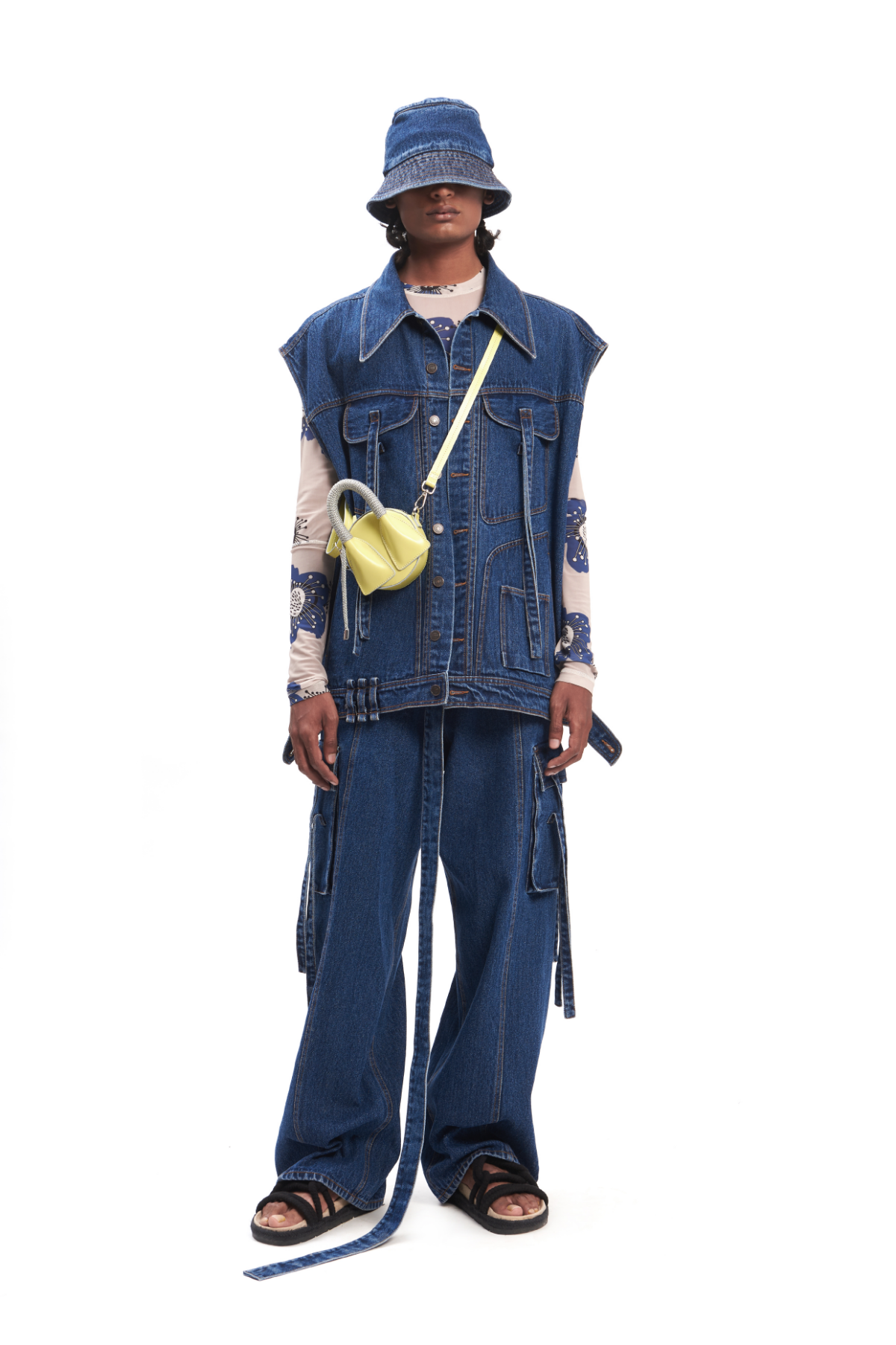 SLEEVELESS MAXI DENIM JACKET